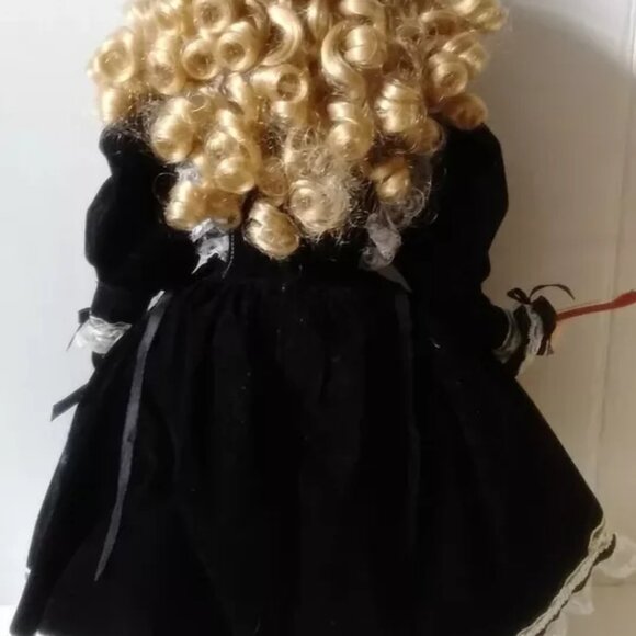 Porcelain Doll 16" With Black Lace Dress Holding Violin Instrument No Stand - Picture 8 of 9